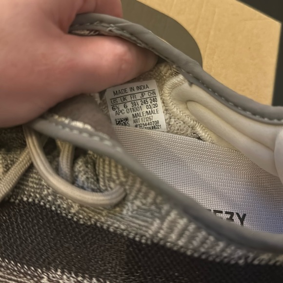 Yeezy Boost 350 V2 Zyon - Picture 6 of 7